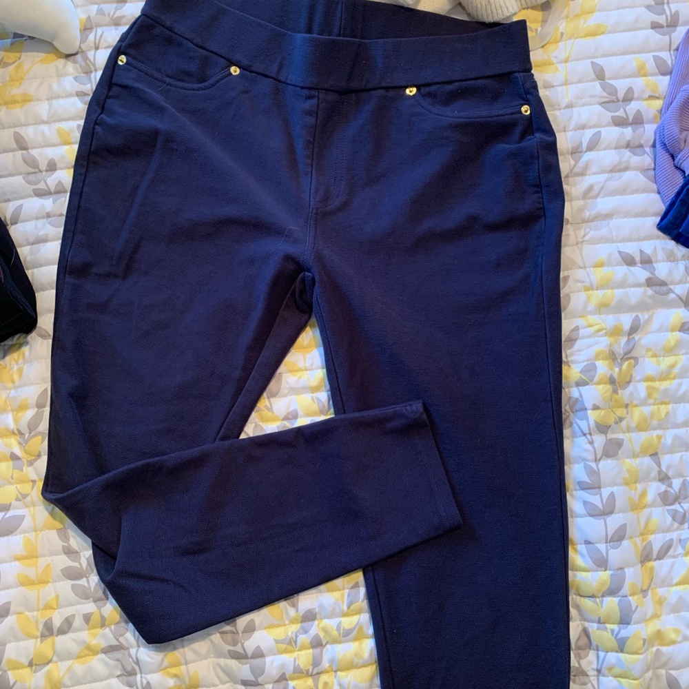 Woman’s Michaels Kors Petite Large Navy Jeggings.